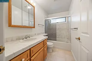 5910 Chabot Rd, Oakland, CA 94618 - Photo 41