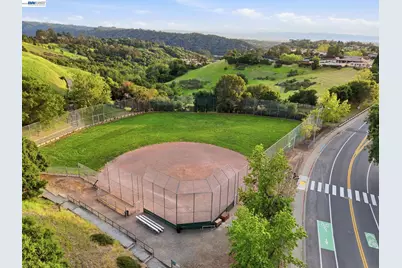 19455 Buren Pl, Castro Valley, CA 94552 - Photo 51