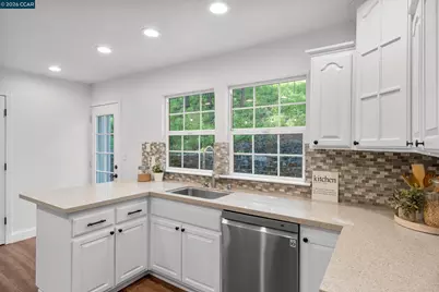 837 Rosewood Ct, Walnut Creek, CA 94596 - Photo 15