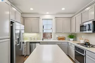 220 Hollister Ave, Alameda, CA 94501 - Photo 23