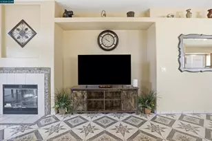 5640 Wheeler Ave, Fresno, CA 93722 - Photo 9