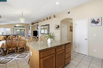 5640 Wheeler Ave, Fresno, CA 93722 - Photo 15