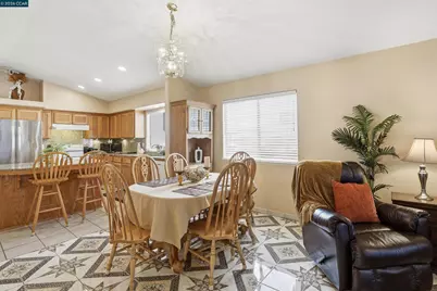 5640 Wheeler Ave, Fresno, CA 93722 - Photo 17