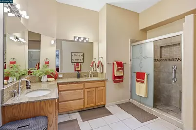 5640 Wheeler Ave, Fresno, CA 93722 - Photo 21