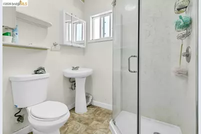 1090 70th Ave, Oakland, CA 94621 - Photo 5