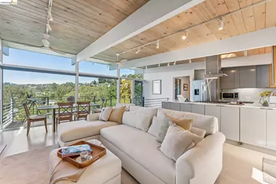 6733 Snake Rd, Oakland, CA 94611 - Photo 9