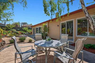 9005 Elk Dr, Clayton, CA 94517 - Photo 37