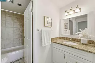 1555 Lakeside Dr, Oakland, CA 94612 - Photo 21