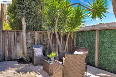 828 Columba Ln, Foster City, CA 94404 - Photo 39