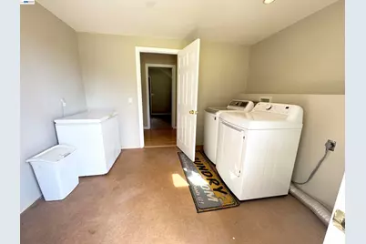 17121 Laurel Rd, Los Gatos, CA 95033 - Photo 21