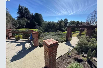 17121 Laurel Rd, Los Gatos, CA 95033 - Photo 37