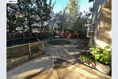 3219 Touriga Dr, Pleasanton, CA 94566 - Photo 17