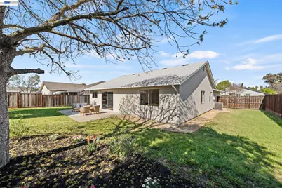 1686 Rhododendron Dr, Livermore, CA 94551 - Photo 35