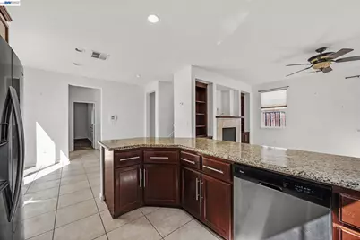 576 Herb White Way, Pittsburg, CA 94565 - Photo 9