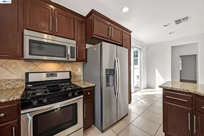 576 Herb White Way, Pittsburg, CA 94565 - Photo 11