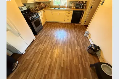 1050 Sierra Ave, Martinez, CA 94553 - Photo 11