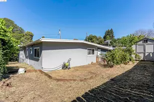 1050 Sierra Ave, Martinez, CA 94553 - Photo 39