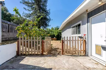 1050 Sierra Ave, Martinez, CA 94553 - Photo 49