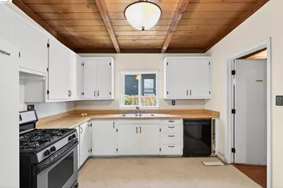 1050 Sierra Ave, Martinez, CA 94553 - Photo 11