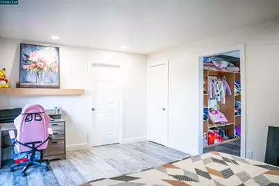348 Valle Vista Ave, Vallejo, CA 94590 - Photo 17