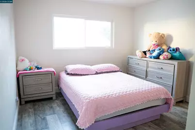 348 Valle Vista Ave, Vallejo, CA 94590 - Photo 9