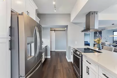 6363 Christie Ave. #2327, Emeryville, CA 94608 - Photo 11