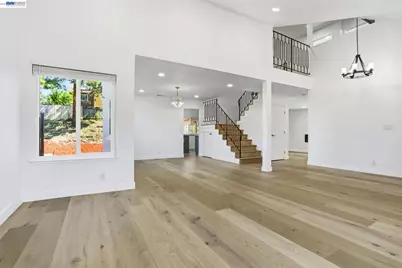 124 Erin Dr, Vallejo, CA 94589 - Photo 3