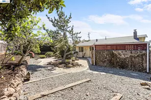 2526 Oakes Dr, Hayward, CA 94542 - Photo 45