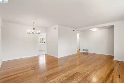 2526 Oakes Dr, Hayward, CA 94542 - Photo 13