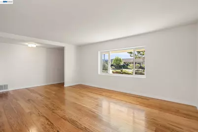 2526 Oakes Dr, Hayward, CA 94542 - Photo 11
