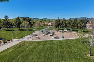 510 Crystal Rose Ct, Fairfield, CA 94534 - Photo 23