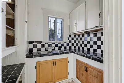 1201 41st Ave, Oakland, CA 94601 - Photo 17