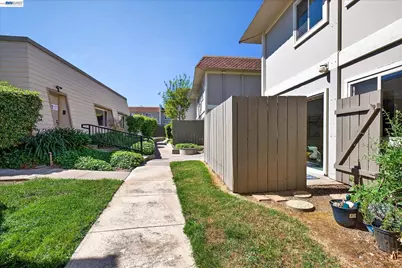 530 La Conner Dr #14, Sunnyvale, CA 94087 - Photo 17