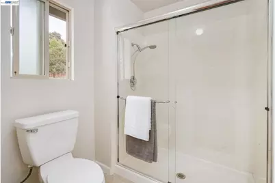 18540 Mesa Verde Way, Castro Valley, CA 94552 - Photo 21