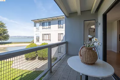 8 Admiral Dr #A229, Emeryville, CA 94608 - Photo 27