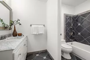 8 Admiral Dr, Emeryville, CA 94608 - Photo 27