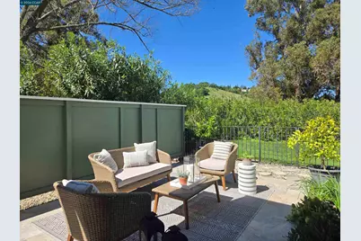 1124 Singingwood Ct #2, Walnut Creek, CA 94595 - Photo 3