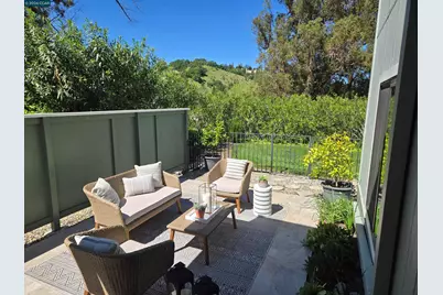 1124 Singingwood Ct #2, Walnut Creek, CA 94595 - Photo 1