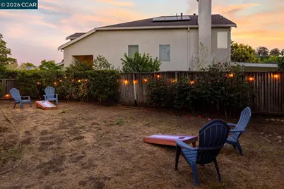 592 Ross Circle, Martinez, CA 94553 - Photo 3