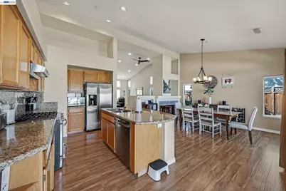 5873 Rainflower Dr, Livermore, CA 94551 - Photo 15