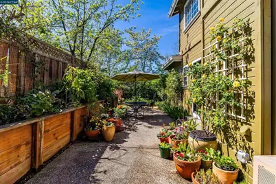 408 Fraga Ct, Martinez, CA 94553 - Photo 7