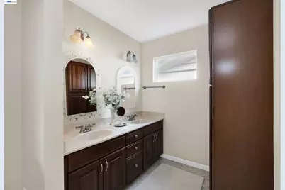 30245 Treeview Street, Hayward, CA 94544 - Photo 31