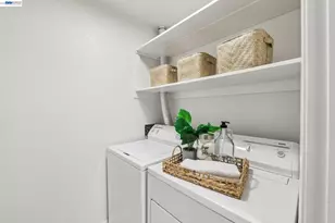 630 Canyon Oaks Dr, Oakland, CA 94605 - Photo 15