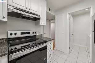 630 Canyon Oaks Dr, Oakland, CA 94605 - Photo 13