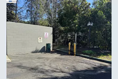 630 Canyon Oaks Drive #D, Oakland, CA 94605 - Photo 29