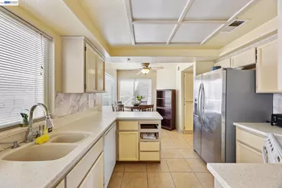 20667 Blossom Cmn, Hayward, CA 94541 - Photo 5