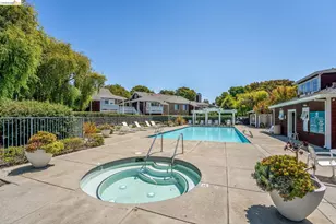 91 Marina Lakes Dr, Richmond, CA 94804 - Photo 35