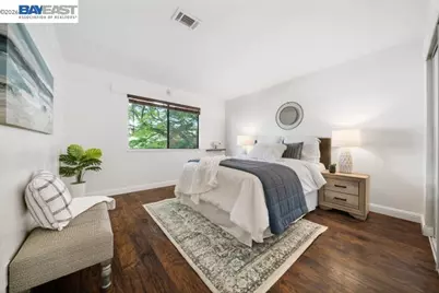 347 E T St, Benicia, CA 94510 - Photo 17