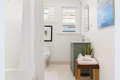 248 Mather St, Oakland, CA 94611 - Photo 19