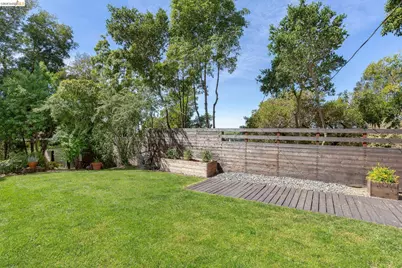 4451 Saint Andrews Rd, Oakland, CA 94605 - Photo 49